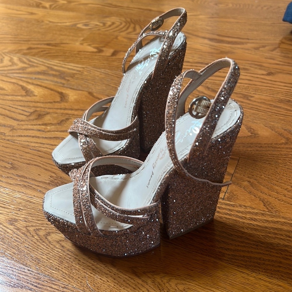 Alice and Olivia, Ursula pink sparkle platform heel